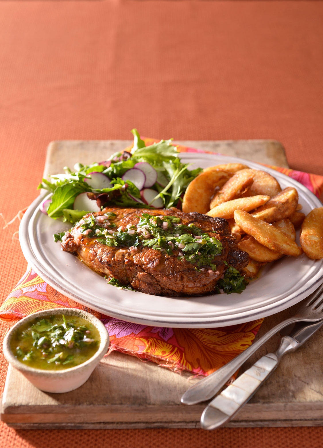GRILLED STEAKS WITH CHIMICHURRI SAUCE