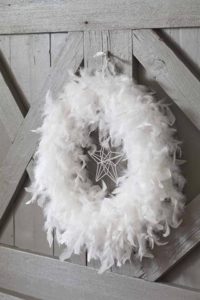 feather-boa-wreath