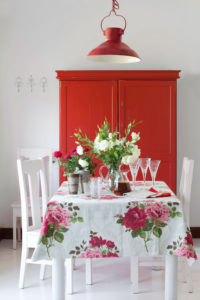 decorating-with-florals_dining-room