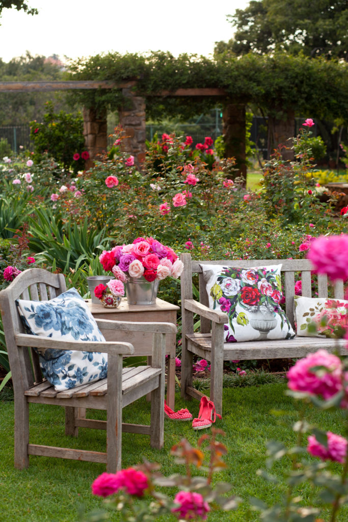 decorating with florals --- outdoors