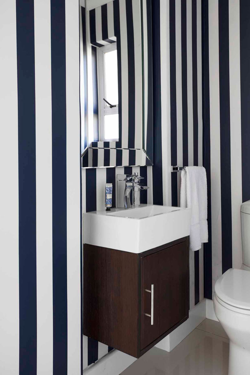 striped navy and white wallpaper