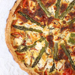 TOMATO,-ASPARAGUS-AND-GOAT’S-CHEESE-QUICHE