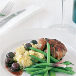 PORK FILLET WITH PANCETTA AND CHERRY SAUCE