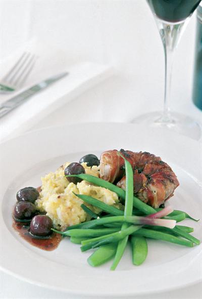 PORK FILLET WITH PANCETTA AND CHERRY SAUCE