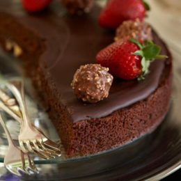 BROWNIE CAKE WITH GANACHE TOPPING