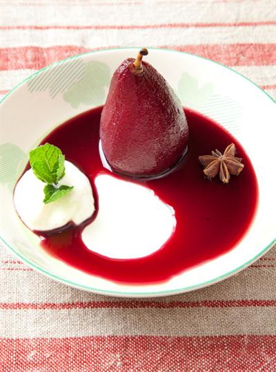 PEARS POACHED IN RED WINE