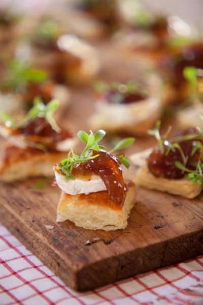 BRIE AND CARAMELISED ONION TARTLETS