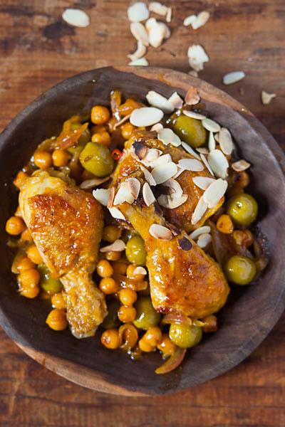 CHICKEN AND CLEMENGOLD TAGINE