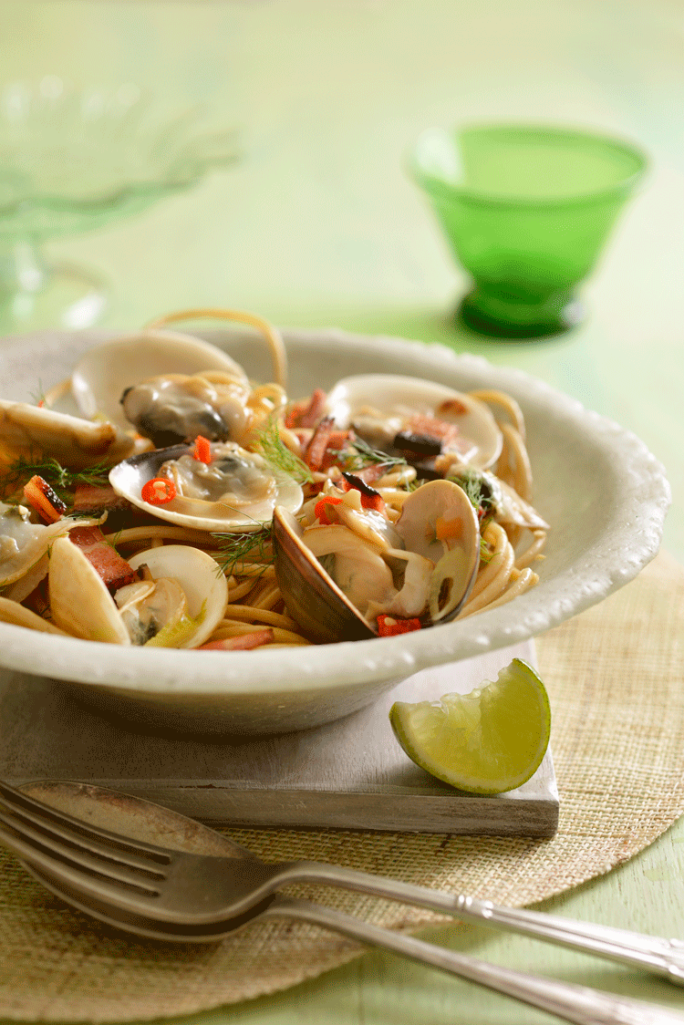 CLAM, BACON AND FENNEL LINGUINE