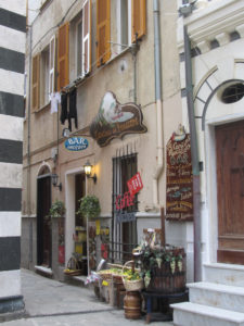 There’s an enoteca (wine shop) in practically every alley in Monterosso.
