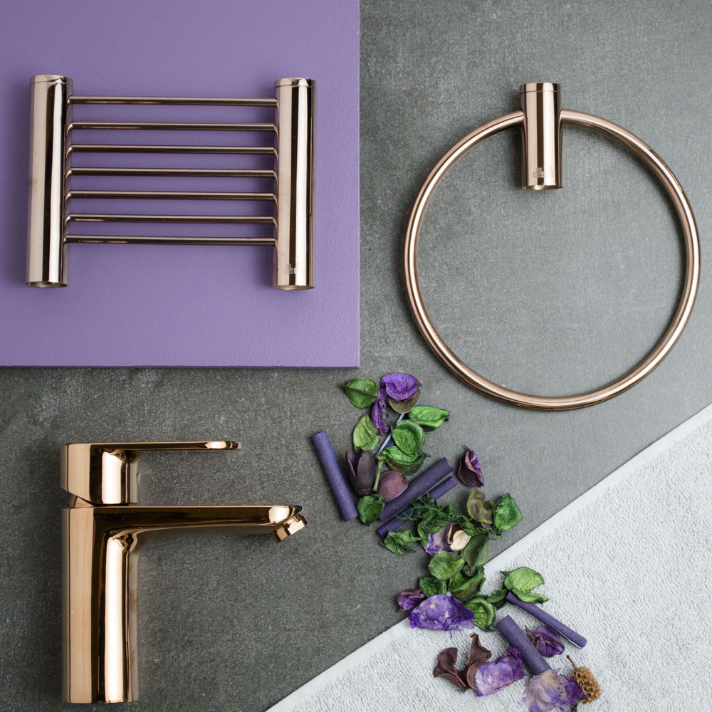 GIVE YOUR BATHROOM PERSONALITY WITH BATHROOM ACCESSORIES