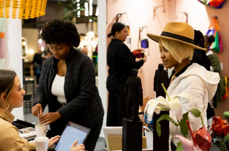 women attending decorex