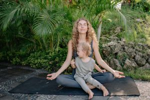 Garden Yoga with family (1)