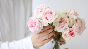 How to fill a flower vase - Garden&Home