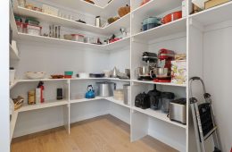organising kitchen (1)