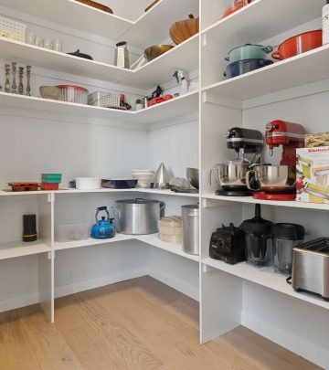 organising kitchen (1)