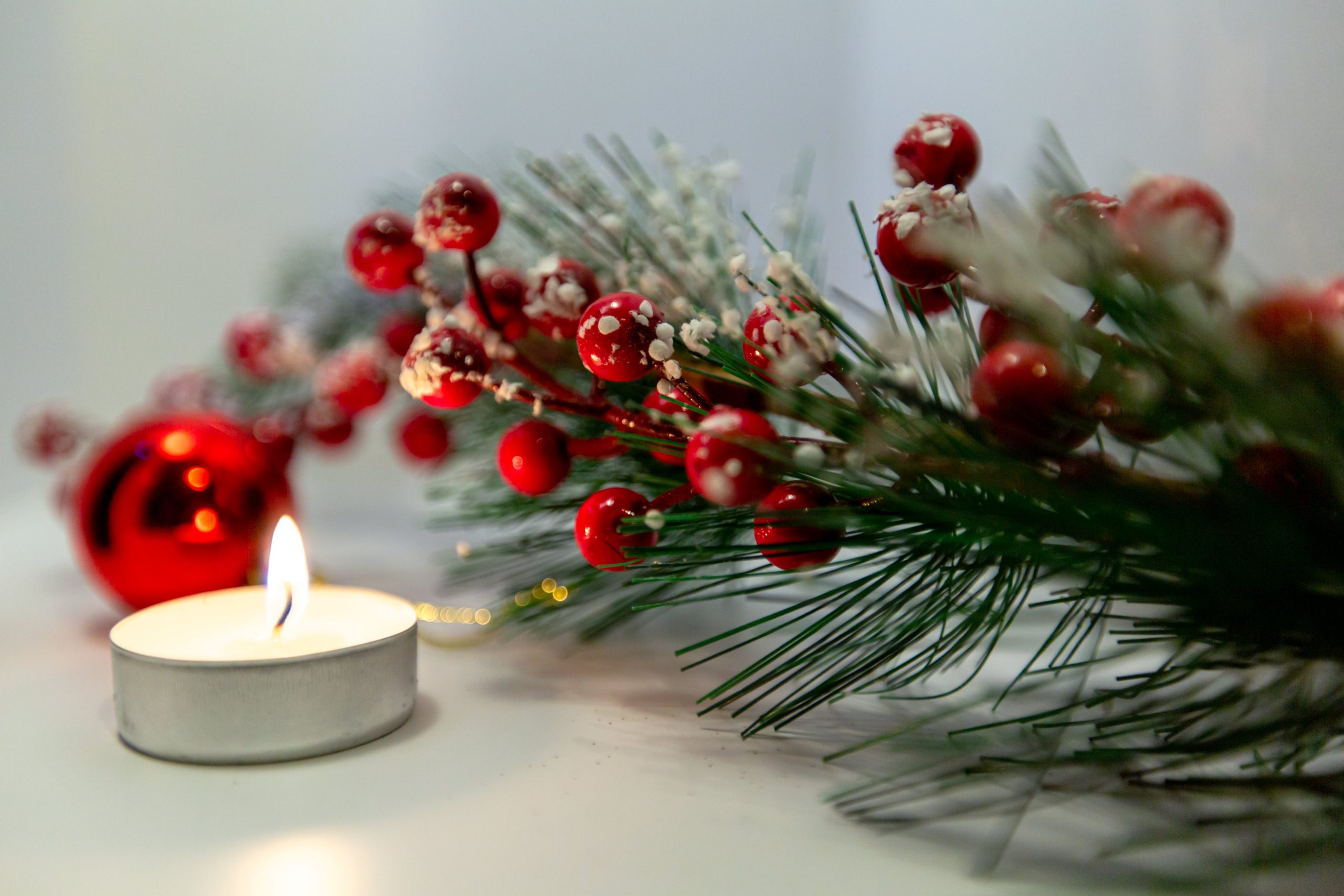festive scented candles 2