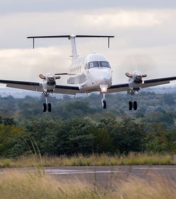 Grab a flight to Tintswalo Safari in the Manyeleti Game Reserve