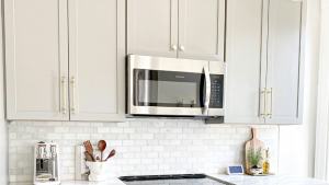 How to easily clean your microwave