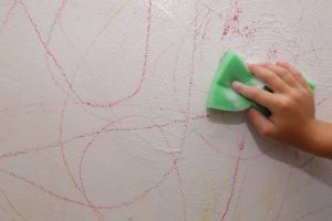 Cleaning white walls from pen scratches