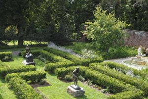 Garden sculptures: add drama to your outdoor space with these creative ideas