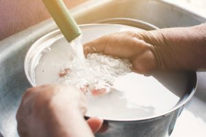 Rinsing rice