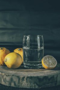 The benefits of cleaning with lemon water