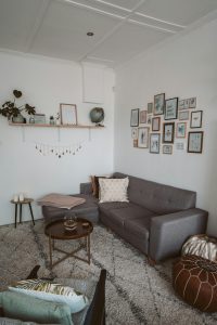 8 unique ways to decorate your walls without repainting